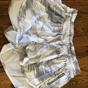 Lululemon tracker shorts size 10